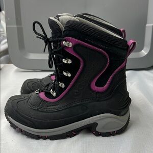 Columbia women’s snow boots